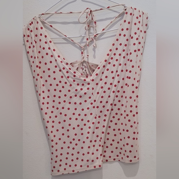 Cream with red polka dot top - Picture 2 of 4